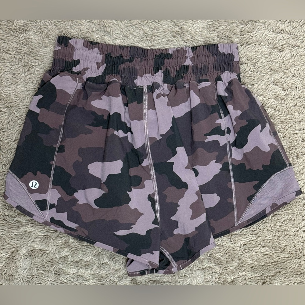 Lululemon Hotty Hot High-Rise Lined Short 2.5 size 4 Camo Misty Mauve - Picture 6 of 9